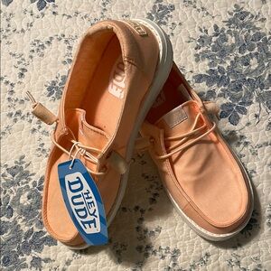 Hey Dude Peach Flats
